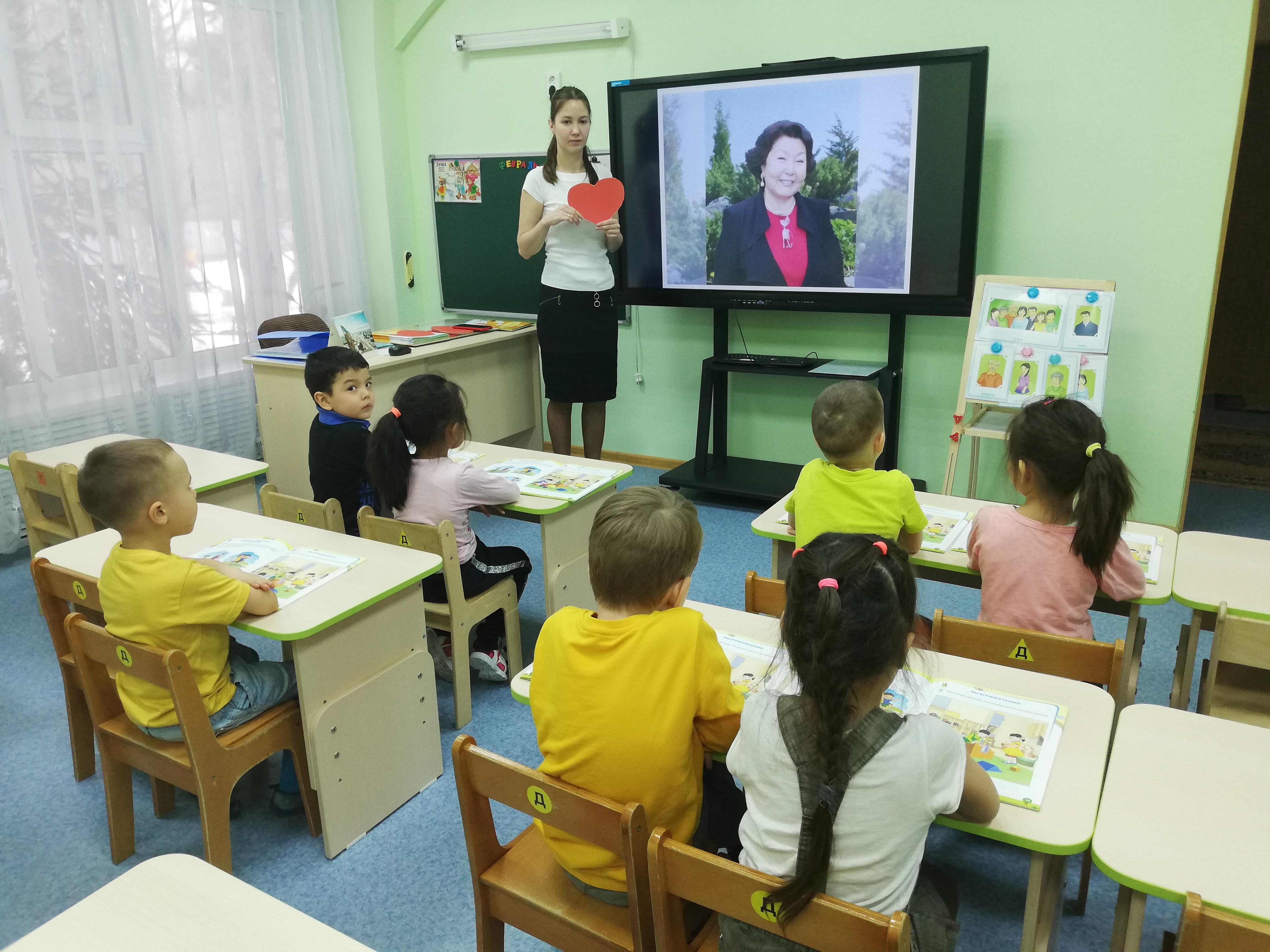 Проведение бесед на тему "Жить во имя любви"