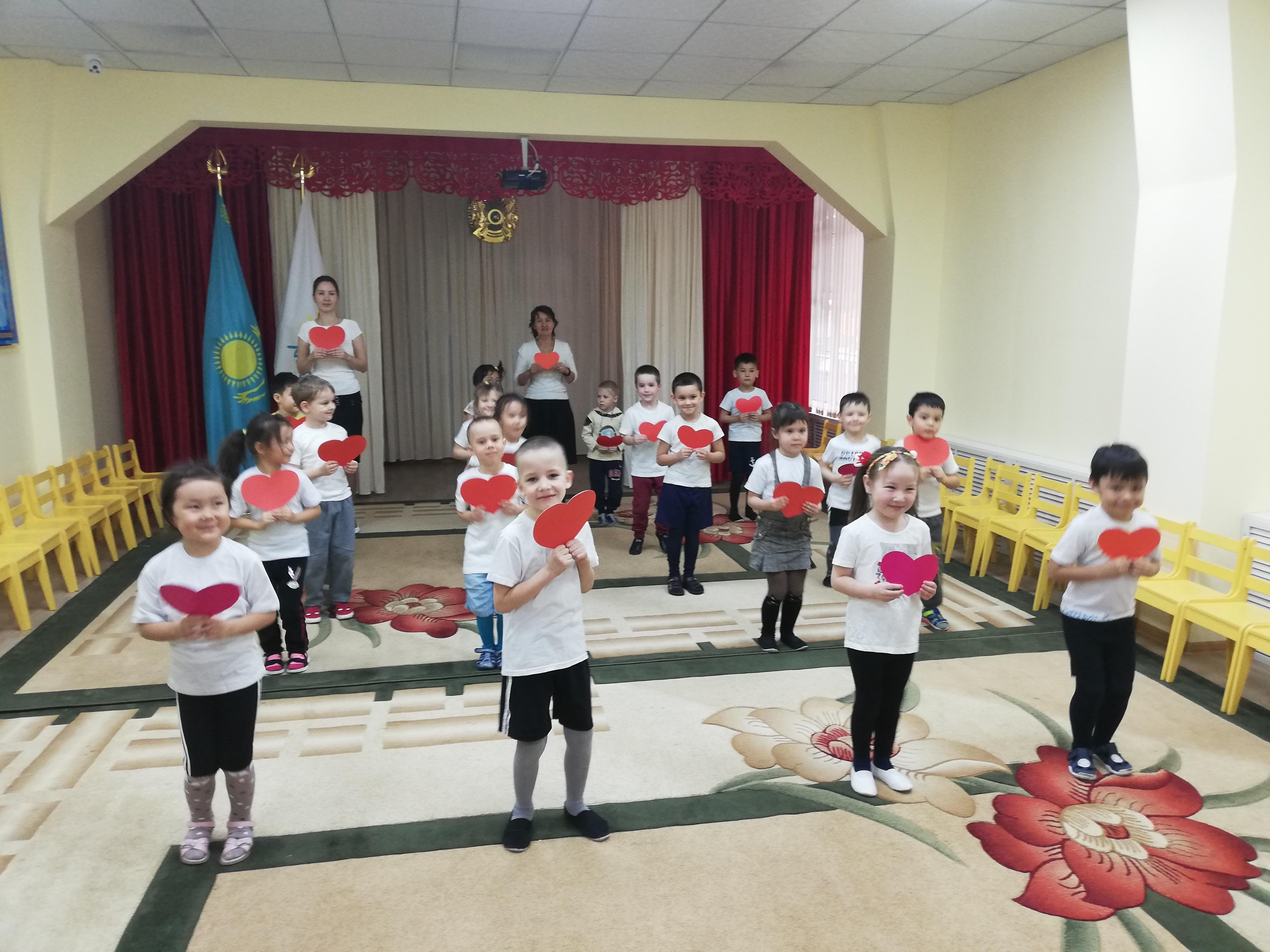 Флешмоб "Добро шагает по земле"